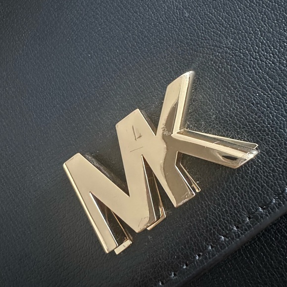 MICHAEL KORS Large Mott Leather Shoulder Bag - Picture 15 of 16